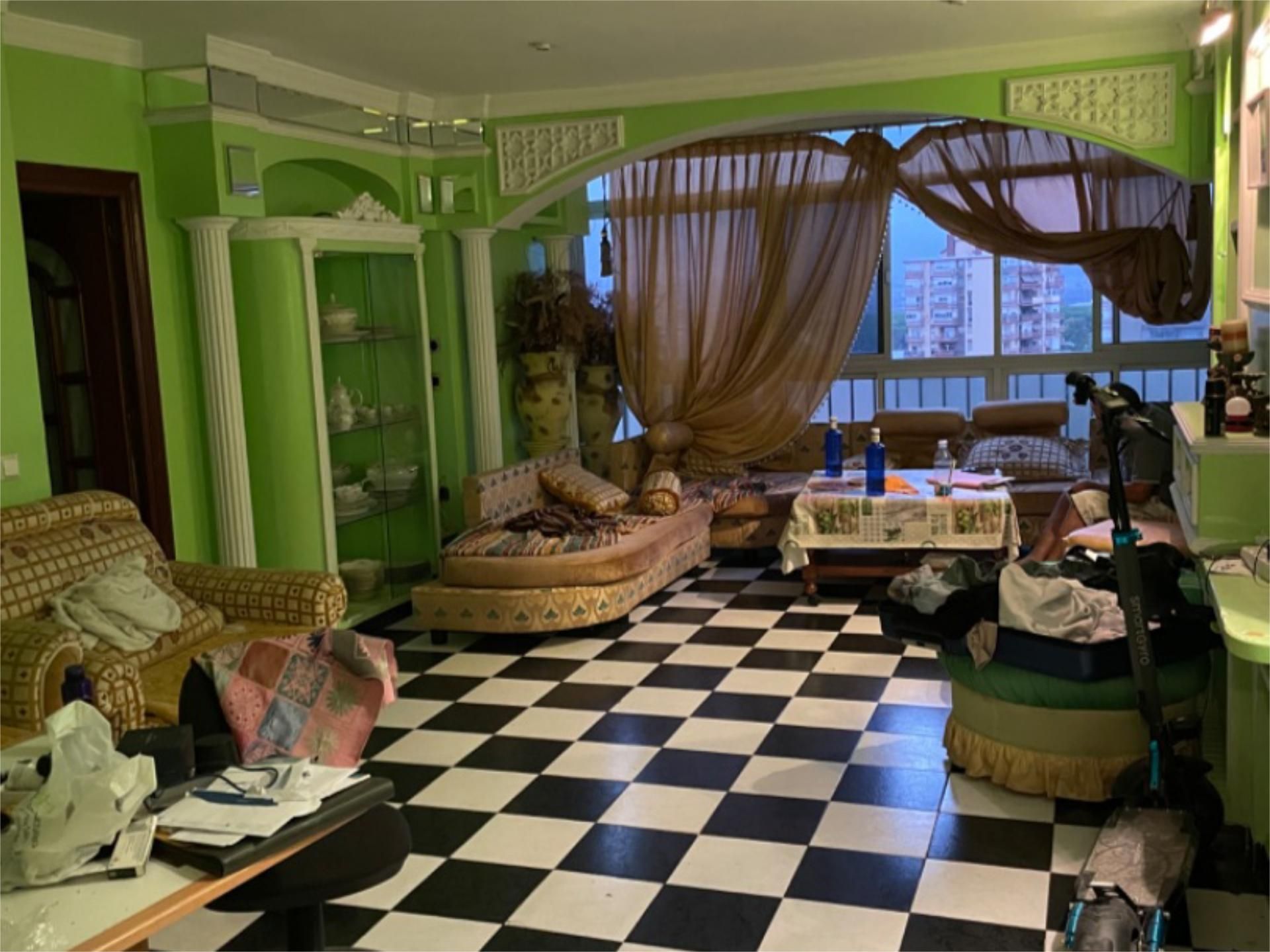 Sala d'estar de Apartament en venda en Algeciras amb Aire condicionat, Calefacció i Parquet
