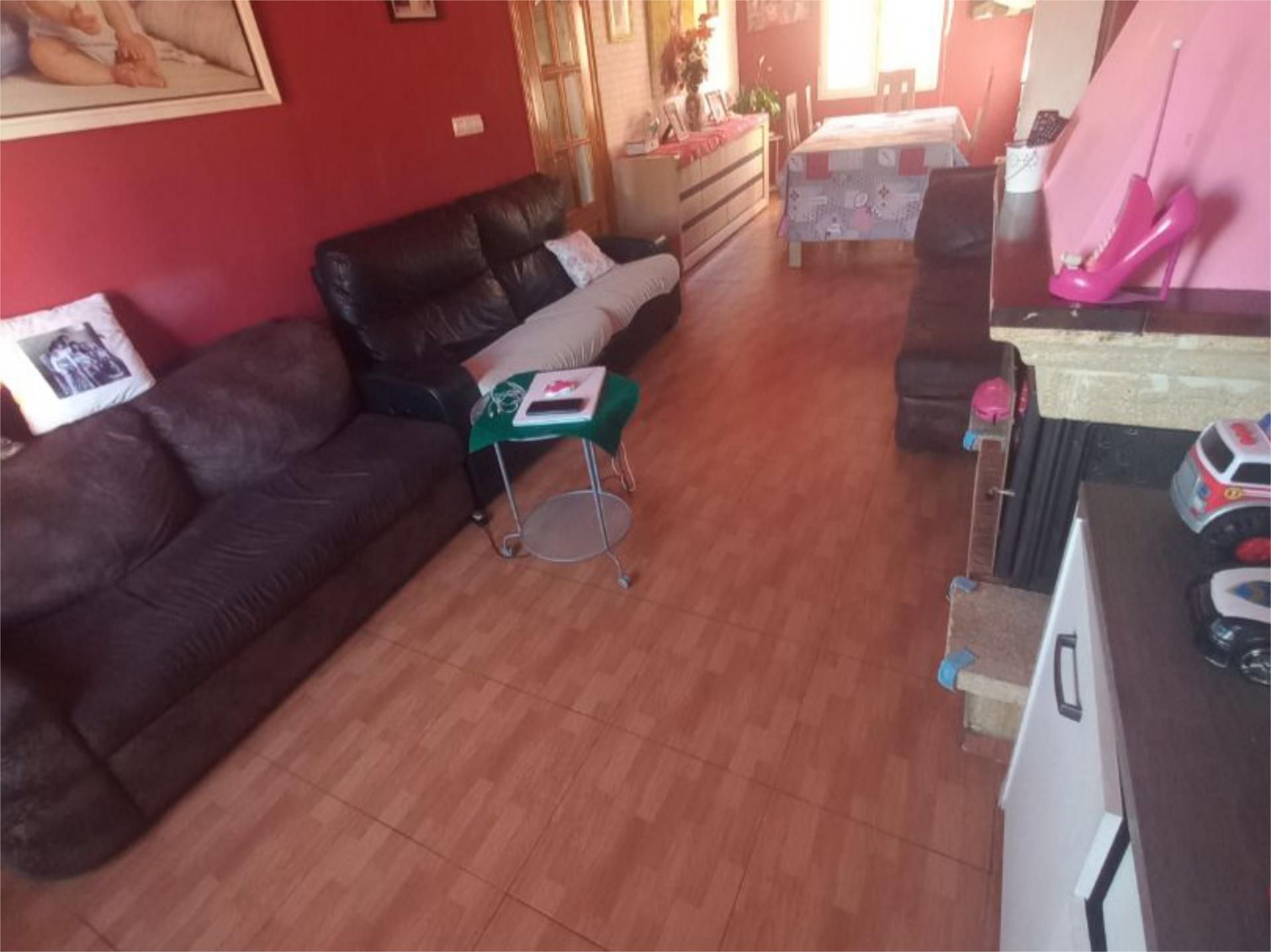 Sala d'estar de Casa o xalet en venda en Santander amb Calefacció, Jardí privat i Traster