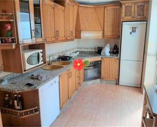 Kitchen of Flat for sale in Valdepeñas de Jaén  with Air Conditioner, Terrace and Balcony