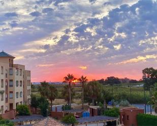 Vista exterior de Pis en venda en Ayamonte amb Aire condicionat, Terrassa i Piscina