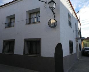 Vista exterior de Pis en venda en Torre de Santa María amb Moblat i Balcó