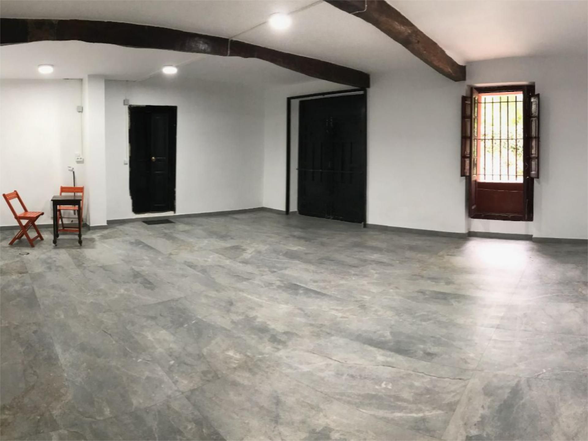 Casa adosada en venda en Oviedo  amb Parquet, Traster i Moblat