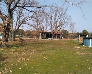 Casa o xalet en venda en Fresno de Cantespino amb Calefacció, Jardí privat i Piscina