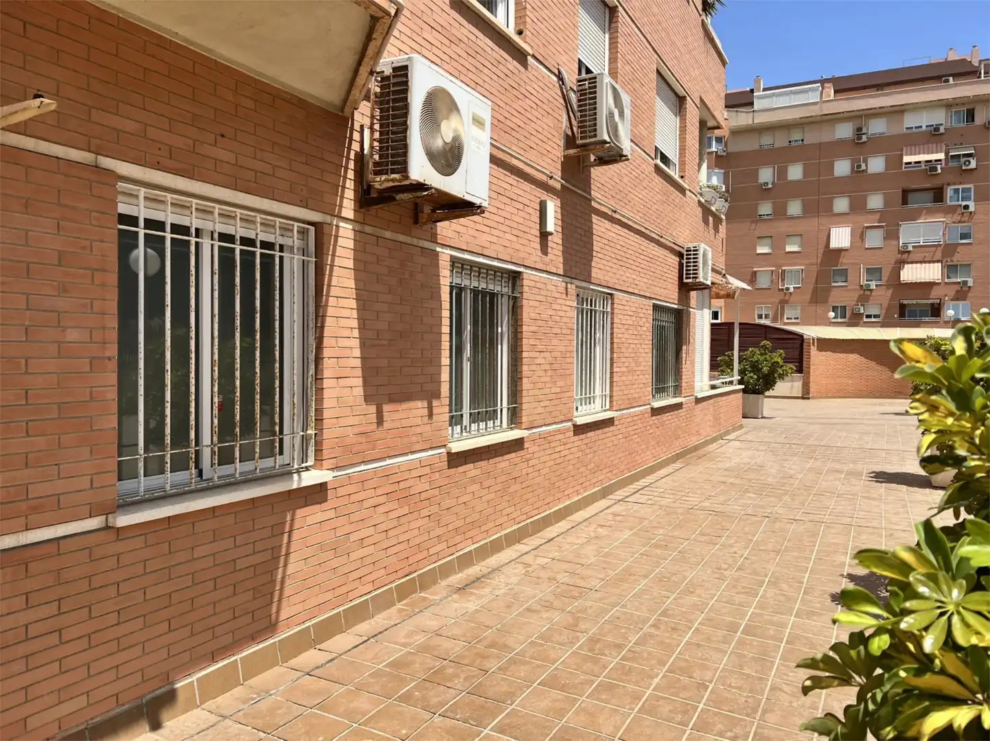 Exterior view of Flat for sale in Almería  with Air Conditioner, Parquet flooring and Terrace