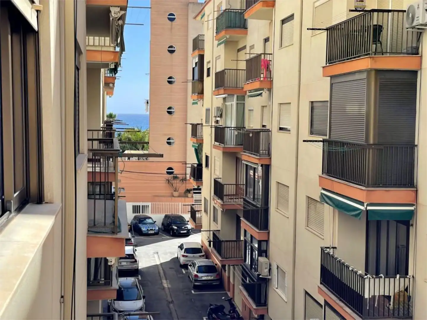 Vista exterior de Pis de lloguer en Almuñécar amb Aire condicionat, Terrassa i Moblat