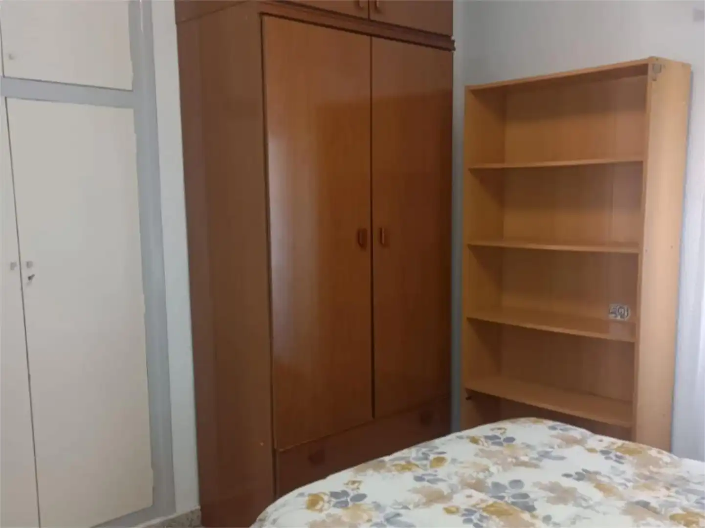 Room in Calle Eulogio Soriano, 9, La Catedral Bedroom of Flat for share in Murcia with Heating, Furnished and Balcony
