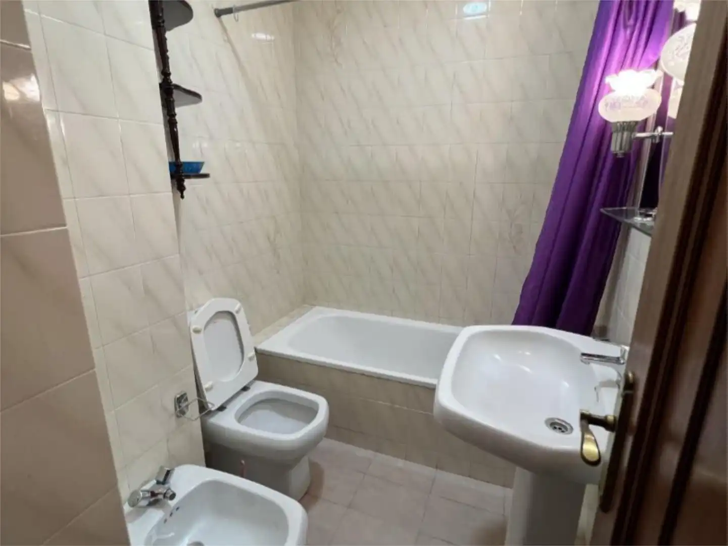 Flat for rent in Avenida de Rosalía de Castro, 36, Campus Sur - Santa Marta Bathroom of Flat for rent in Santiago de Compostela with Heating, Parquet flooring and Terrace