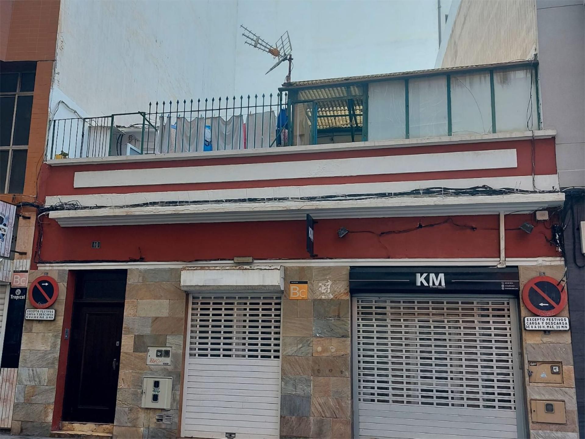 Vista exterior de Casa adosada en venda en Las Palmas de Gran Canaria