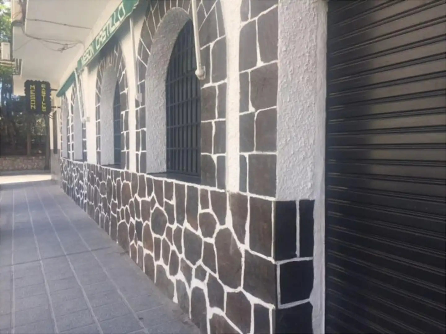 Vista exterior de Local en venta en Guadalajara Capital con Aire acondicionado y Amueblado