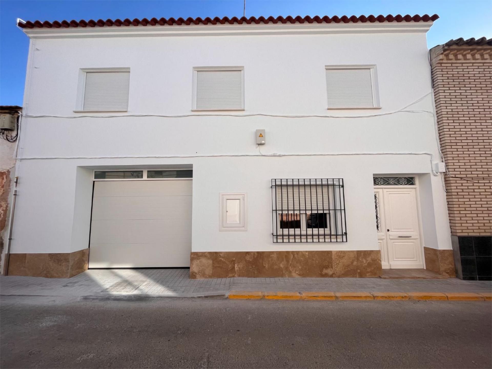 Vista exterior de Casa o xalet en venda en Campo de Criptana amb Terrassa
