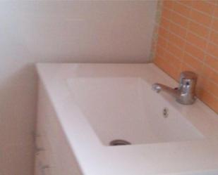 Bathroom of Single-family semi-detached for sale in Dehesa de Montejo  with Heating, Private garden and Terrace