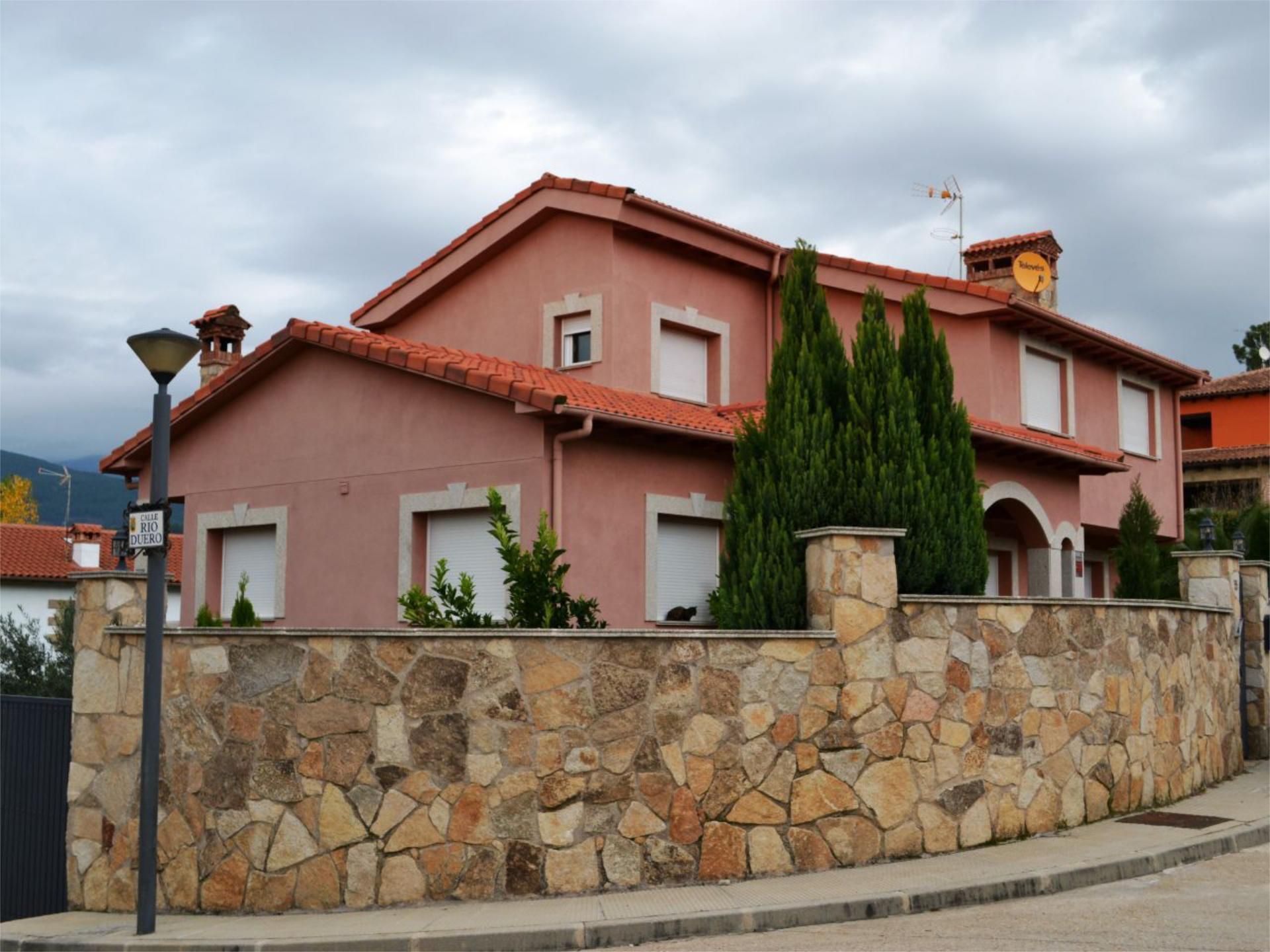 Exterior view of House or chalet for sale in Arenas de San Pedro  with Air Conditioner, Terrace and Swimming Pool