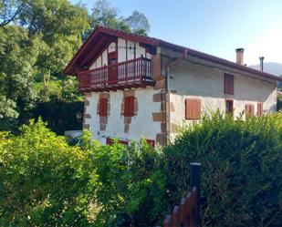 Vista exterior de Casa o xalet en venda en Zugarramurdi amb Terrassa i Balcó