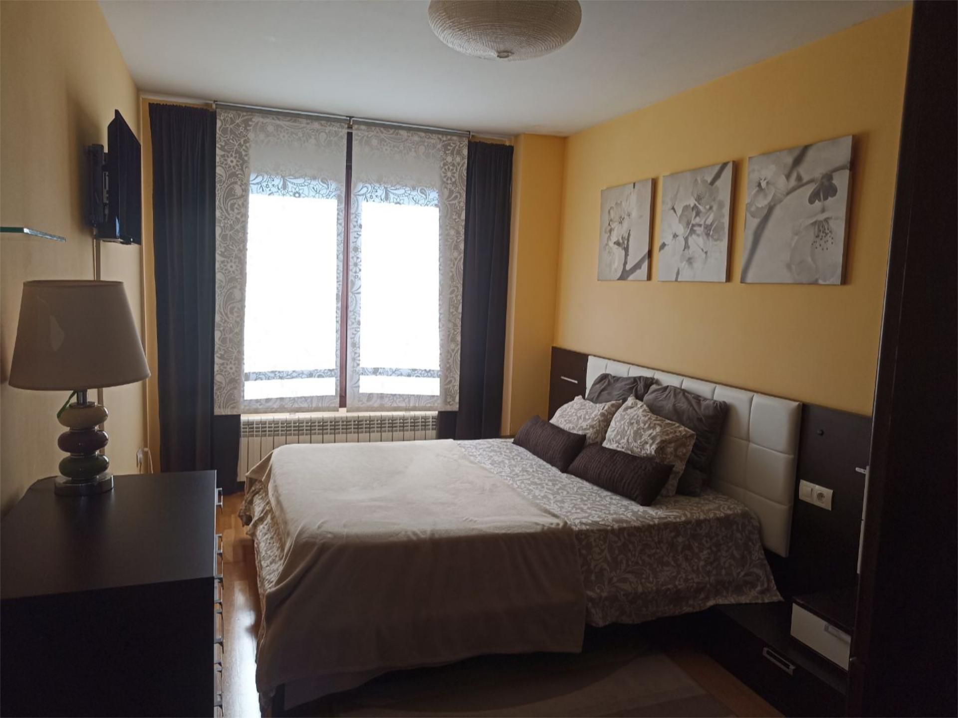 Bedroom of Flat to rent in Gijón   with Parquet flooring and Furnished