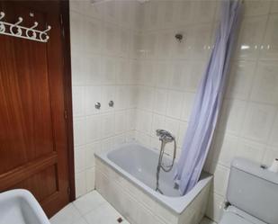 Bathroom of Flat to rent in  Almería Capital  with Air Conditioner, Furnished and Community parking