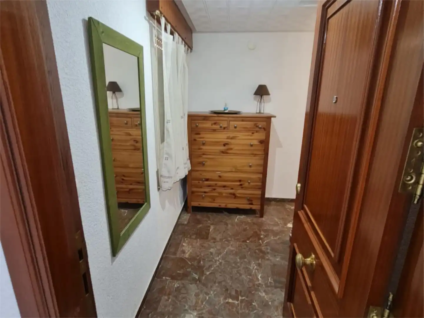 Pis de lloguer a Avenida del Mediterráneo, 222, Nueva Andalucía Dormitori de Pis de lloguer en Almería amb Aire condicionat, Moblat i Aparcament comunitari