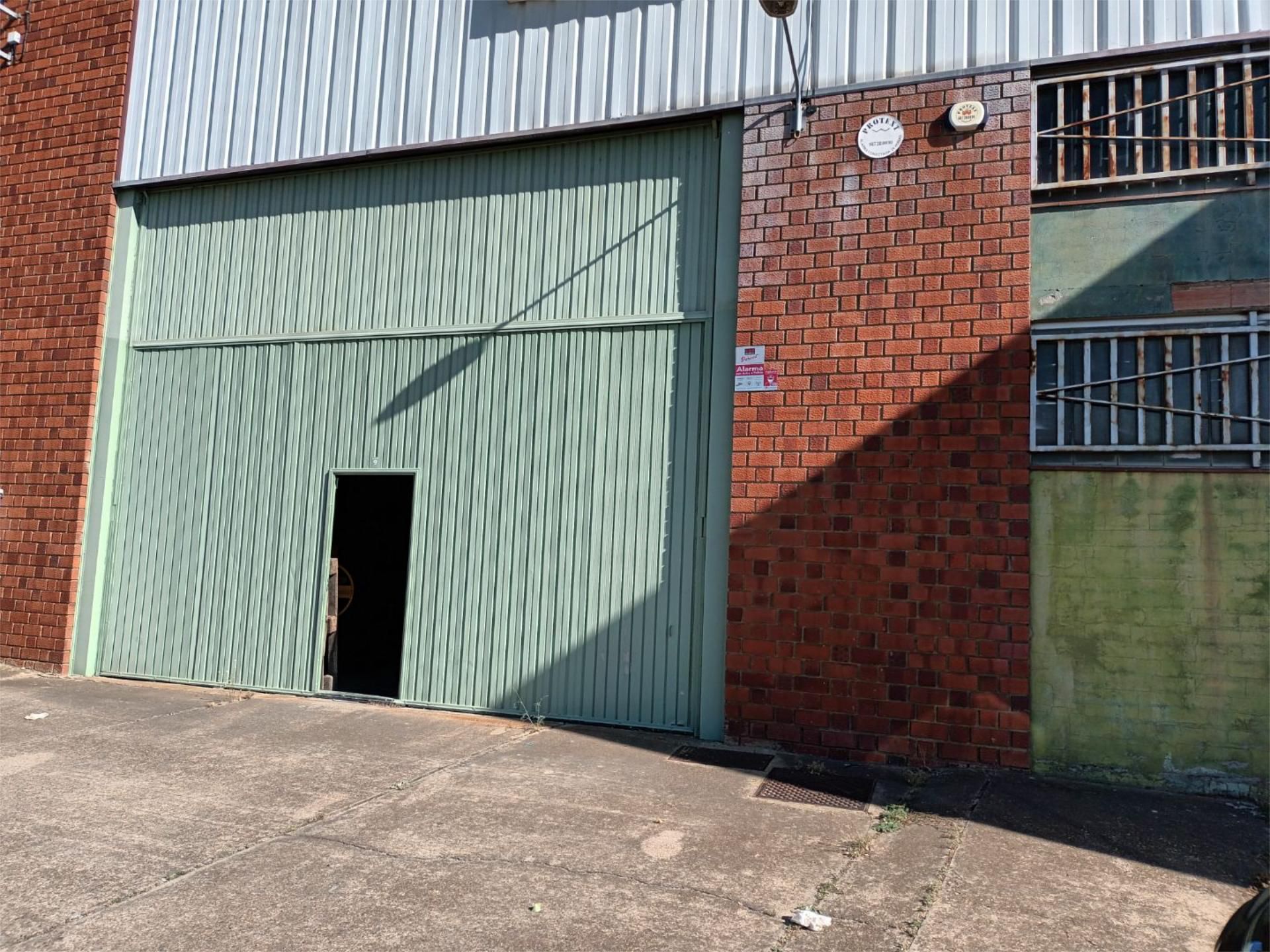 Exterior view of Industrial buildings for sale in San Andrés del Rabanedo  with Furnished