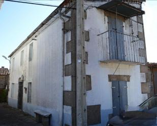 Exterior view of Duplex for sale in Almendra