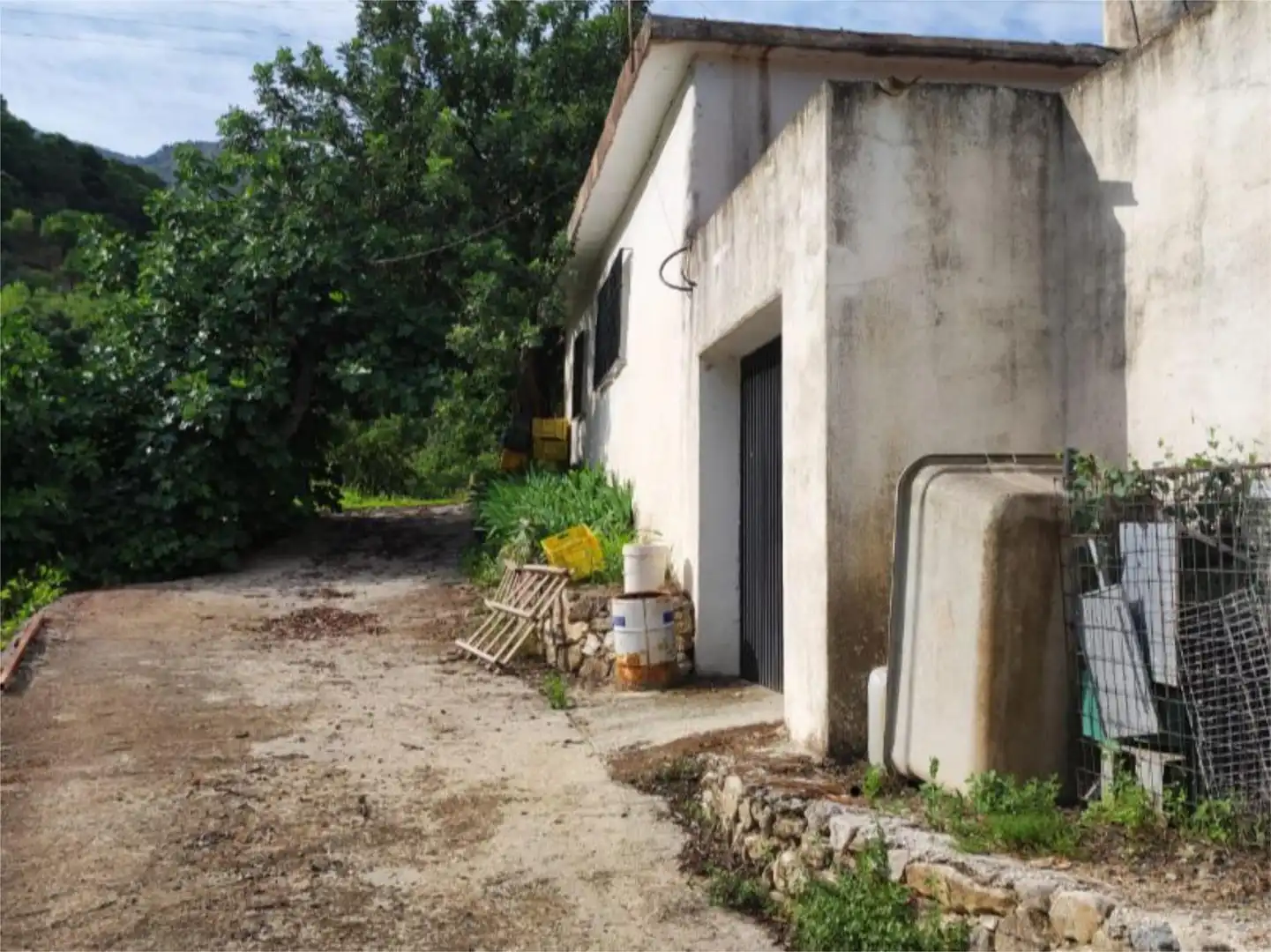Finca rústica en venta en Istán Vista exterior de Finca rústica en venta en Istán