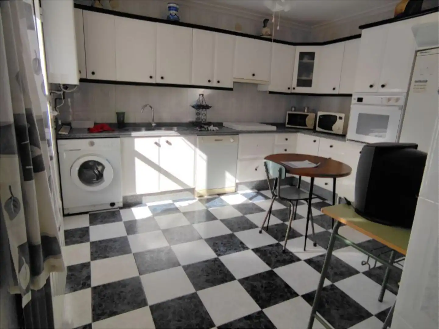 Casa o xalet en venda a Villalba de los Barros Cuina de Casa o xalet en venda en Villalba de los Barros amb Aire condicionat, Calefacció i Terrassa