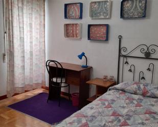 Flat to share in Calle Alfonso X el Sabio, 4, Los Vadillos - R. Sanitaria - Pozanos