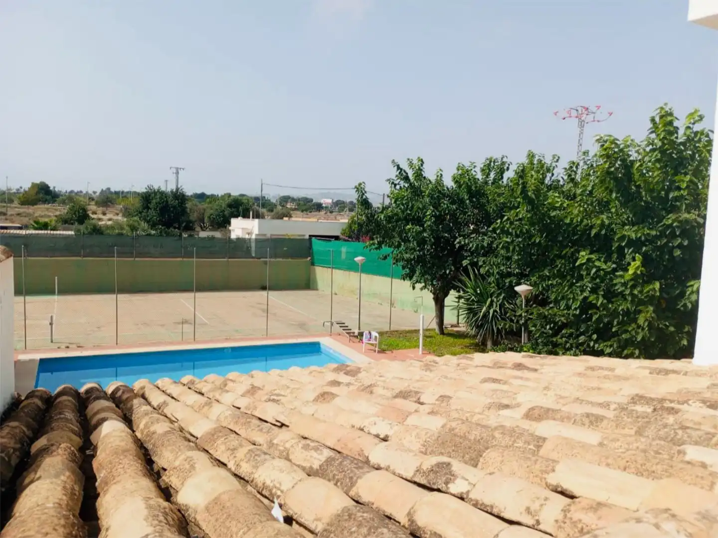 Casa o xalet en venda a Bellavista - Capiscol - Frank Espinós Piscina de Casa o xalet en venda en Sant Joan d'Alacant amb Aire condicionat, Calefacció i Jardí privat