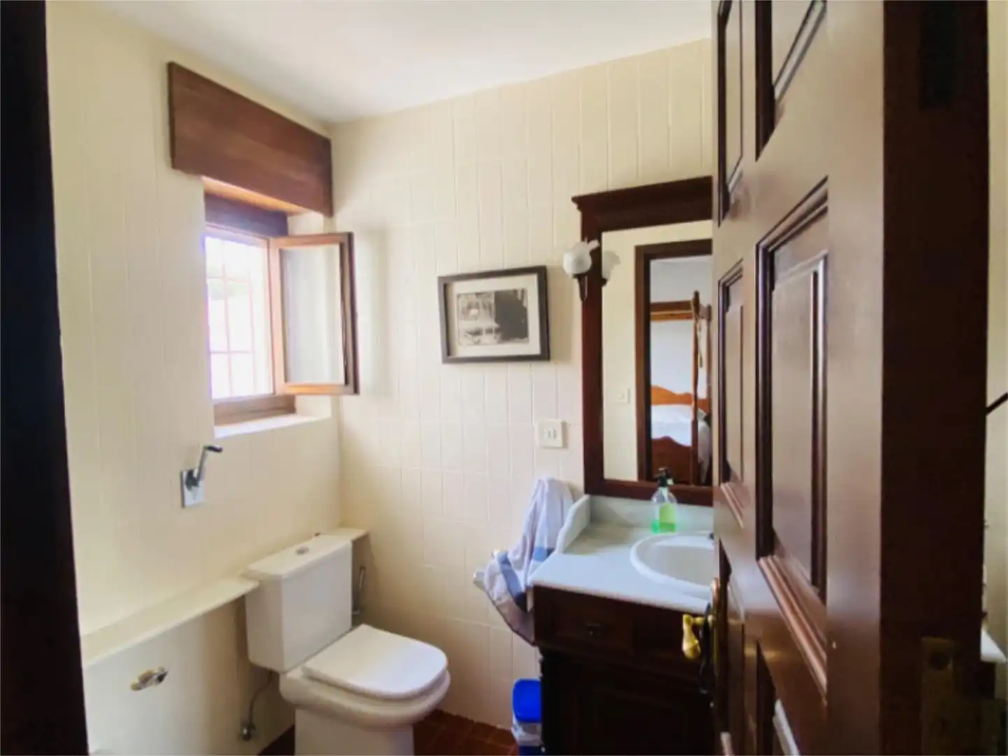 Casa o xalet en venda a Bellavista - Capiscol - Frank Espinós Bany de Casa o xalet en venda en Sant Joan d'Alacant amb Aire condicionat, Calefacció i Jardí privat
