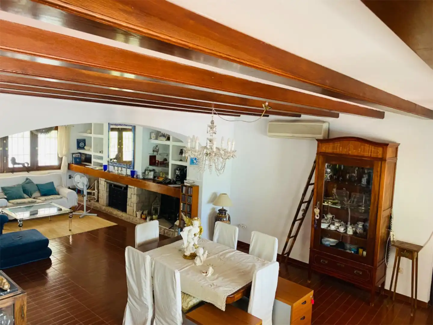 Casa o xalet en venda a Bellavista - Capiscol - Frank Espinós Menjador de Casa o xalet en venda en Sant Joan d'Alacant amb Aire condicionat, Calefacció i Jardí privat