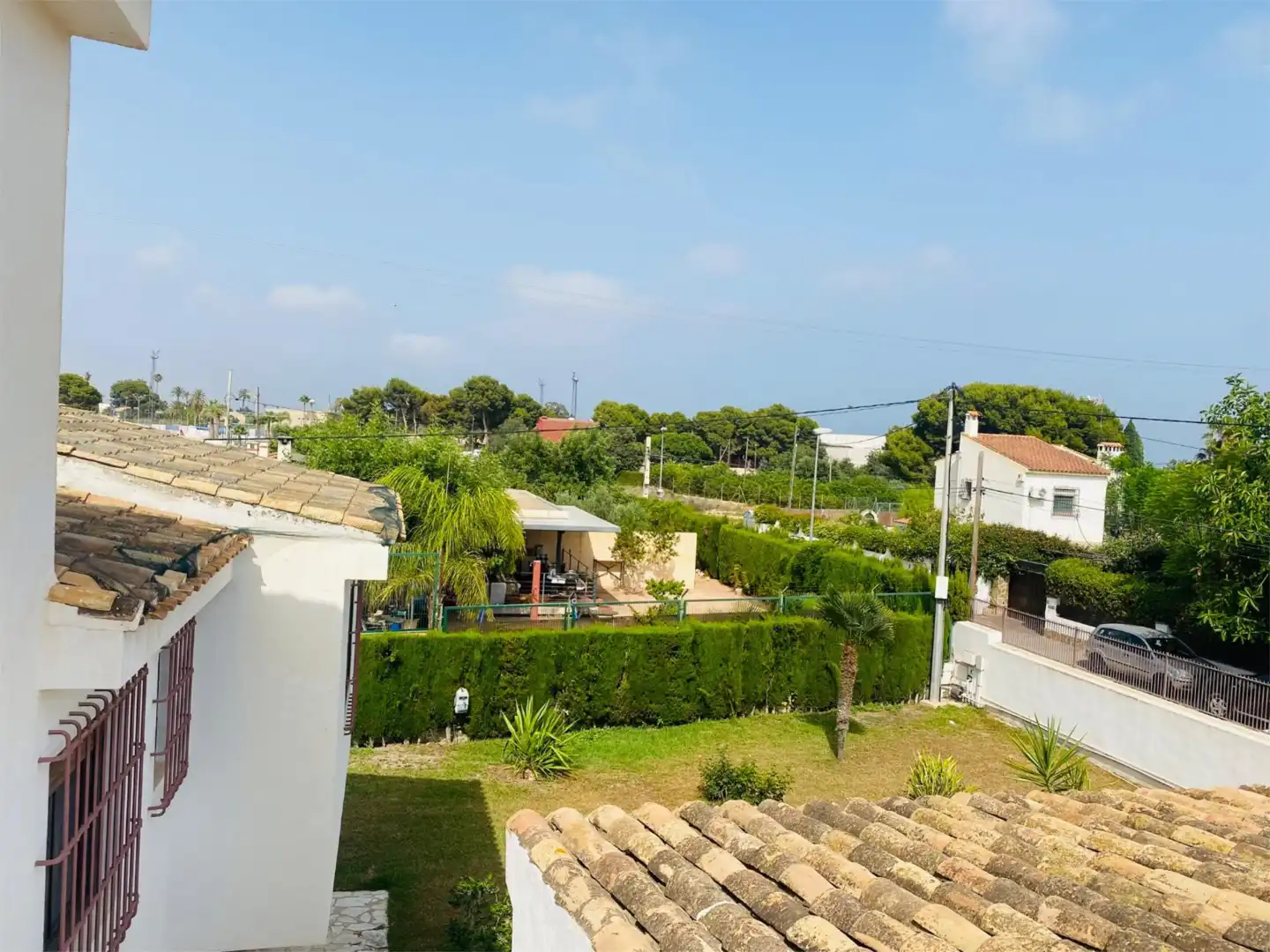 Casa o xalet en venda a Bellavista - Capiscol - Frank Espinós Vista exterior de Casa o xalet en venda en Sant Joan d'Alacant amb Aire condicionat, Calefacció i Jardí privat