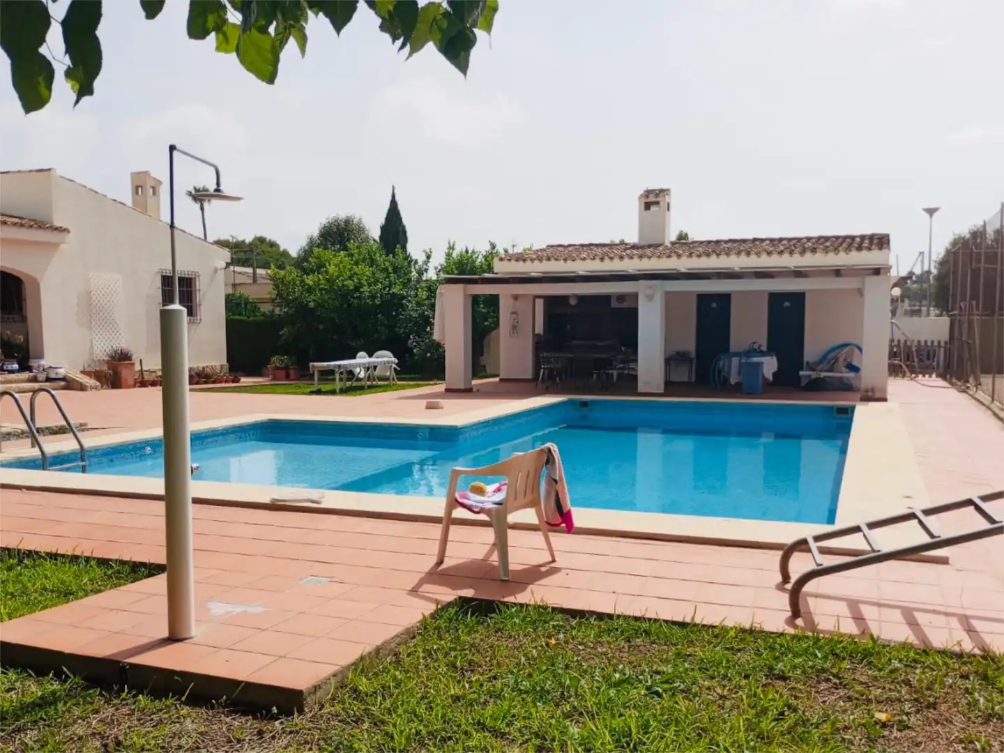 Casa o xalet en venda a Bellavista - Capiscol - Frank Espinós Piscina de Casa o xalet en venda en Sant Joan d'Alacant amb Aire condicionat, Calefacció i Jardí privat