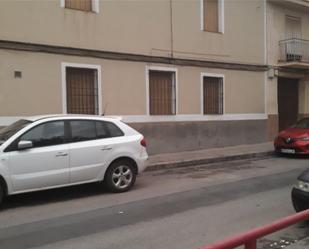 Vista exterior de Casa adosada en venda en Daimiel amb Terrassa