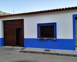 Vista exterior de Casa adosada en venda en Membrilla amb Aire condicionat