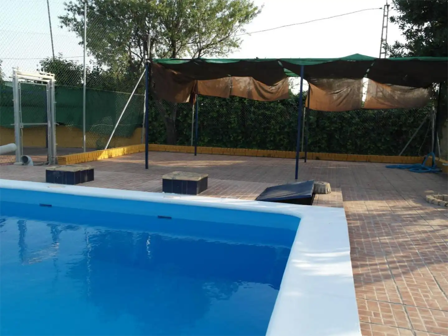 Flat for sale in Calle Huertos Familiares, 85, Puente Genil Swimming pool of Flat for sale in Puente Genil with Air Conditioner, Private garden and Terrace
