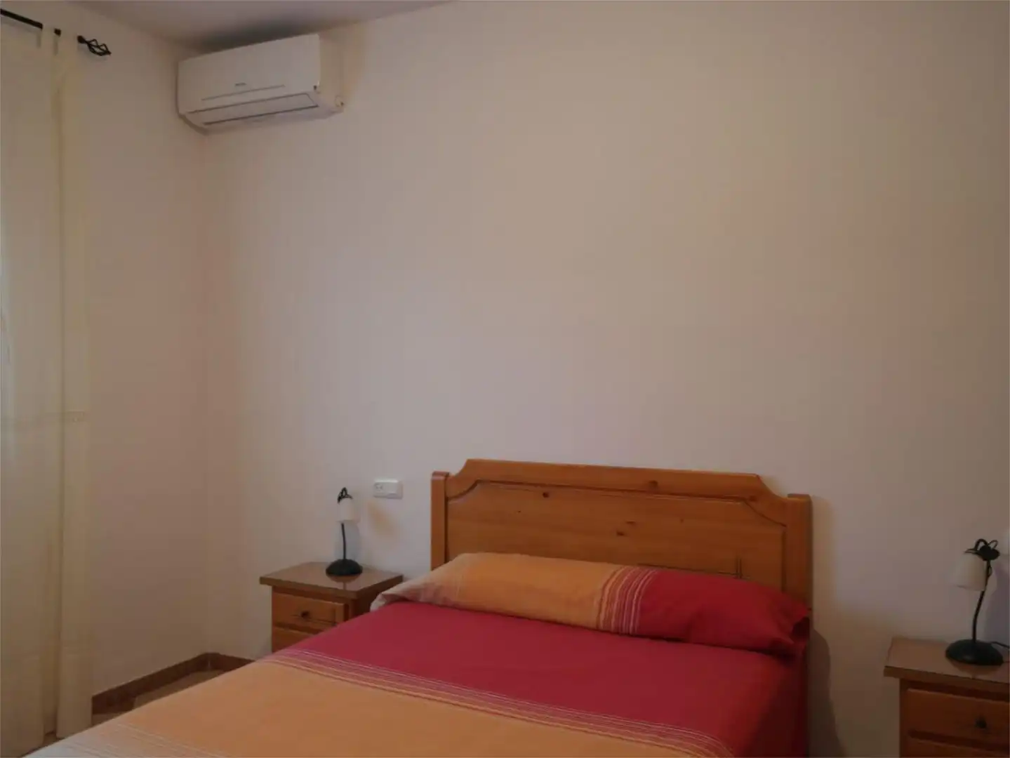 Flat for sale in Calle Huertos Familiares, 85, Puente Genil Bedroom of Flat for sale in Puente Genil with Air Conditioner, Private garden and Terrace