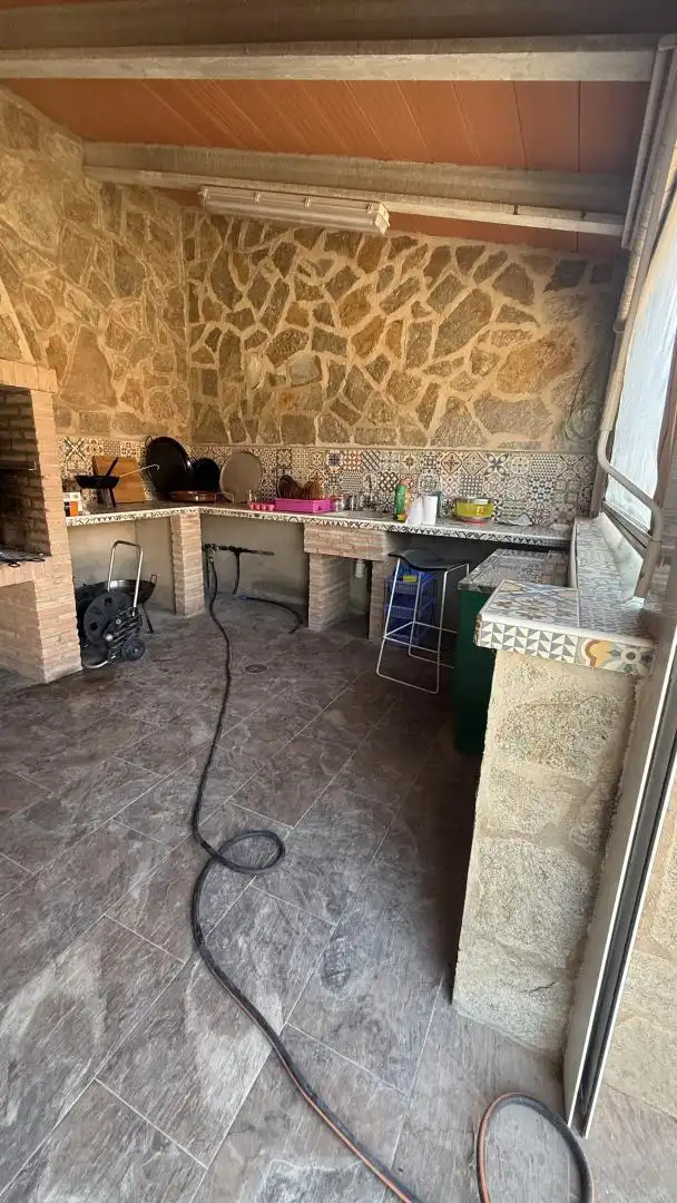 Cuina de Casa o xalet en venda en Villarrobledo amb Calefacció, Terrassa i Traster