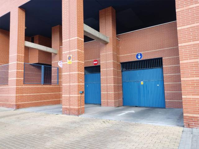 Garaje en Alquiler en Avenida del Peru, 10 en El Bercial