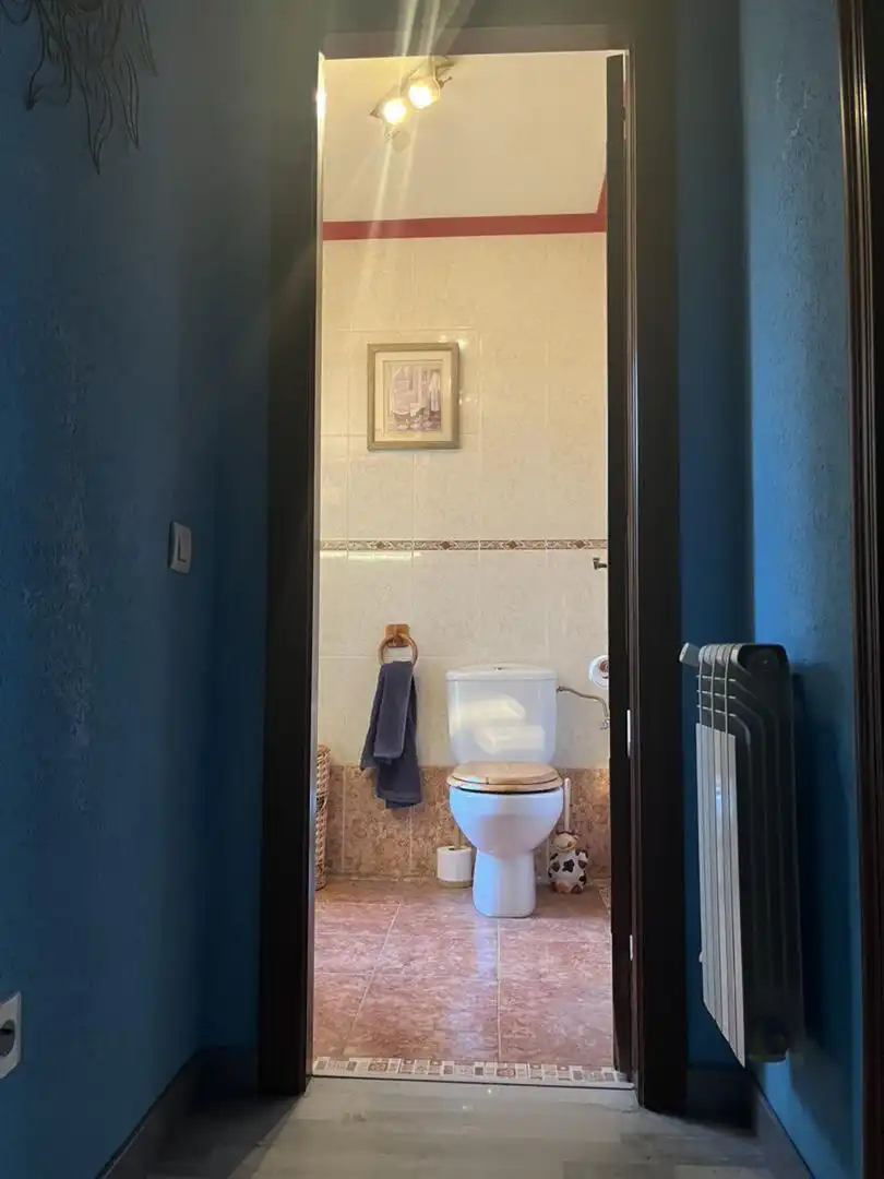 Houses for sale in Calle María de la O, 20, Santovenia de la Valdoncina Bathroom of Houses for sale in Santovenia de la Valdoncina with Heating, Parquet flooring and Terrace
