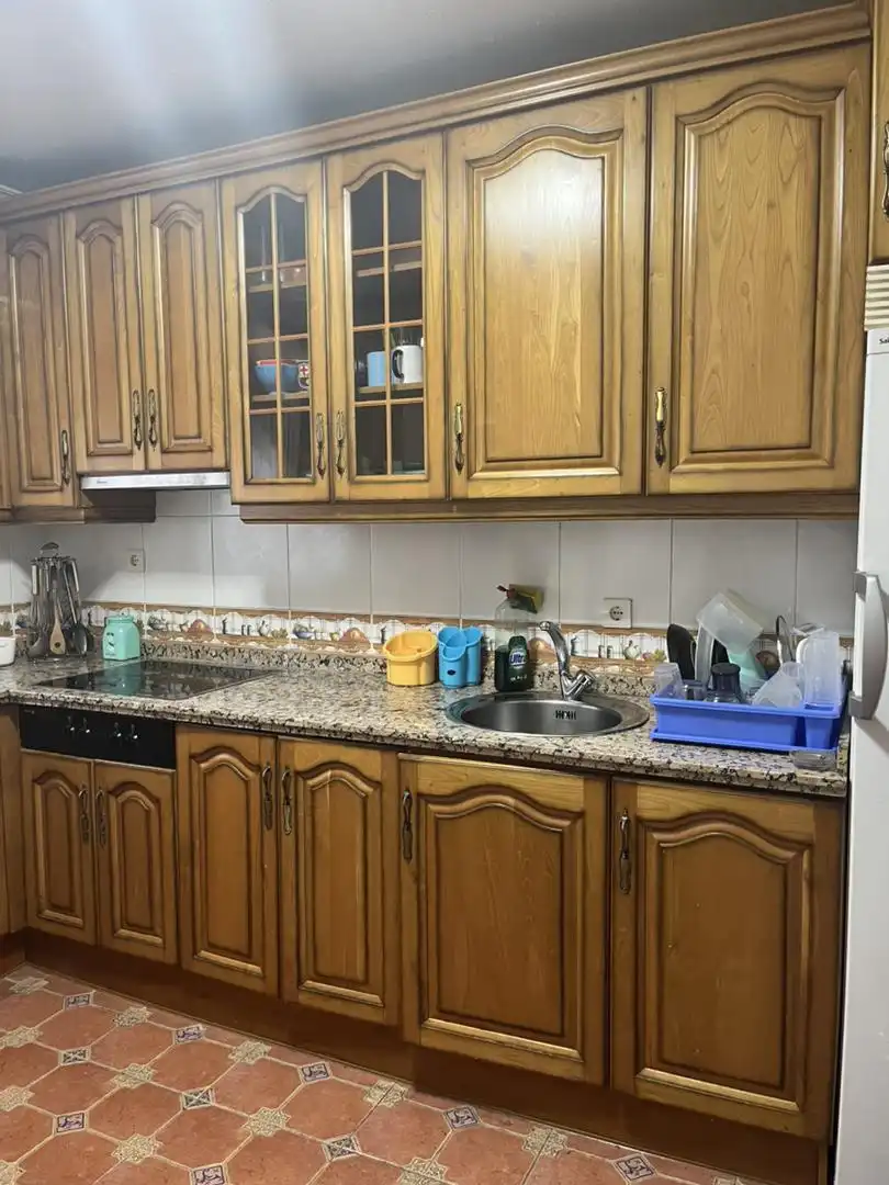 Houses for sale in Calle María de la O, 20, Santovenia de la Valdoncina Kitchen of Houses for sale in Santovenia de la Valdoncina with Heating, Parquet flooring and Terrace