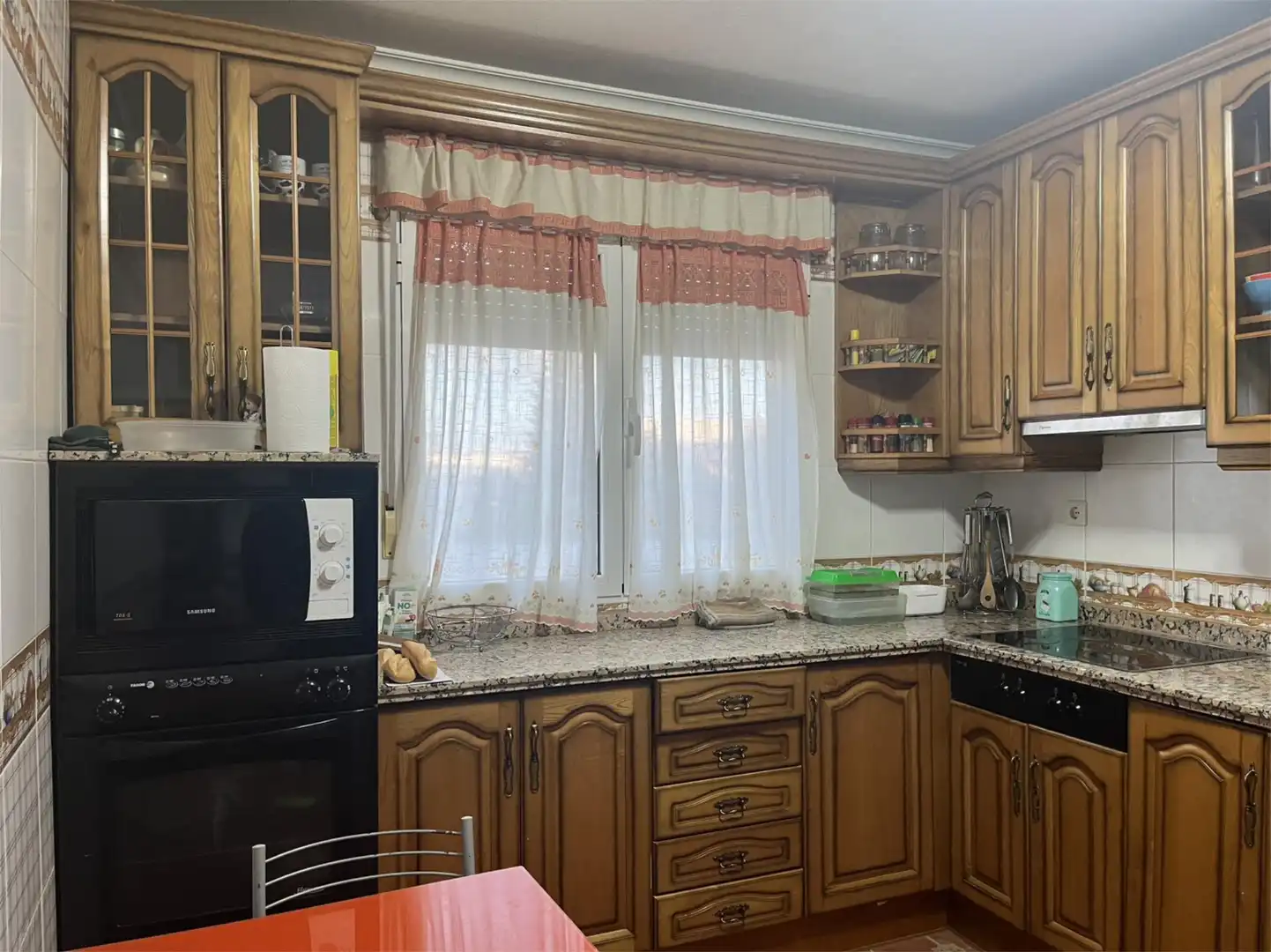 Houses for sale in Calle María de la O, 20, Santovenia de la Valdoncina Kitchen of Houses for sale in Santovenia de la Valdoncina with Heating, Parquet flooring and Terrace