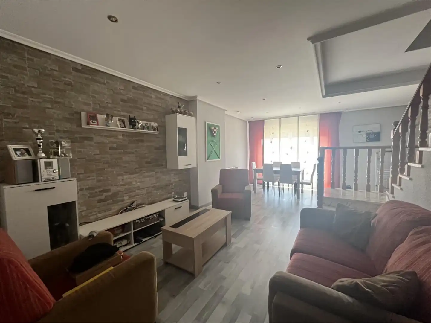 Houses for sale in Calle María de la O, 20, Santovenia de la Valdoncina Living room of Houses for sale in Santovenia de la Valdoncina with Heating, Parquet flooring and Terrace