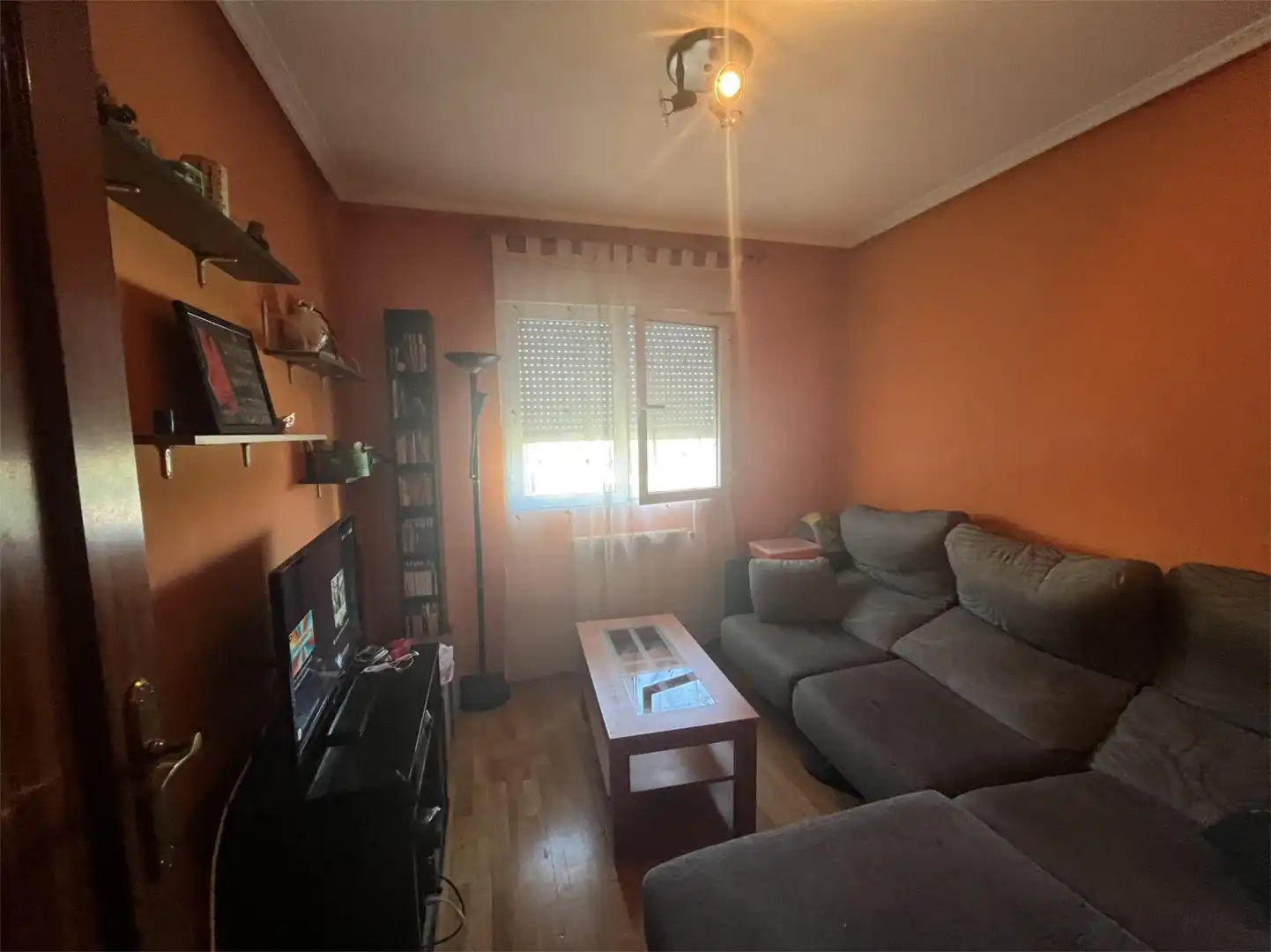Houses for sale in Calle María de la O, 20, Santovenia de la Valdoncina Living room of Houses for sale in Santovenia de la Valdoncina with Heating, Parquet flooring and Terrace