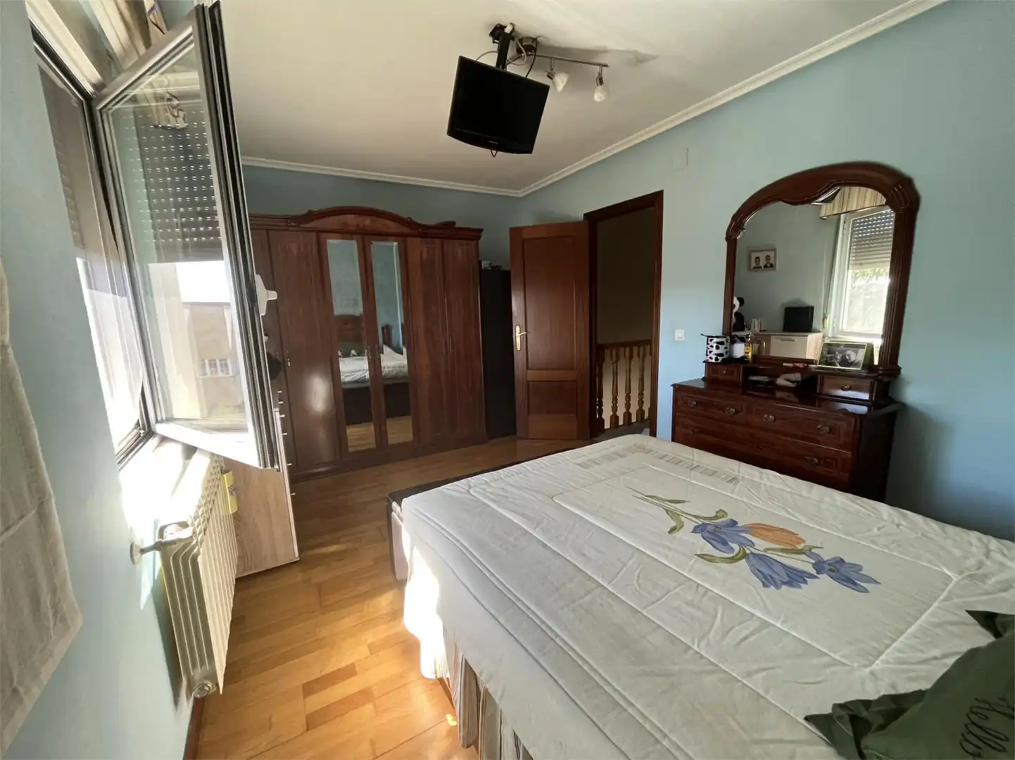 Houses for sale in Calle María de la O, 20, Santovenia de la Valdoncina Bedroom of Houses for sale in Santovenia de la Valdoncina with Heating, Parquet flooring and Terrace