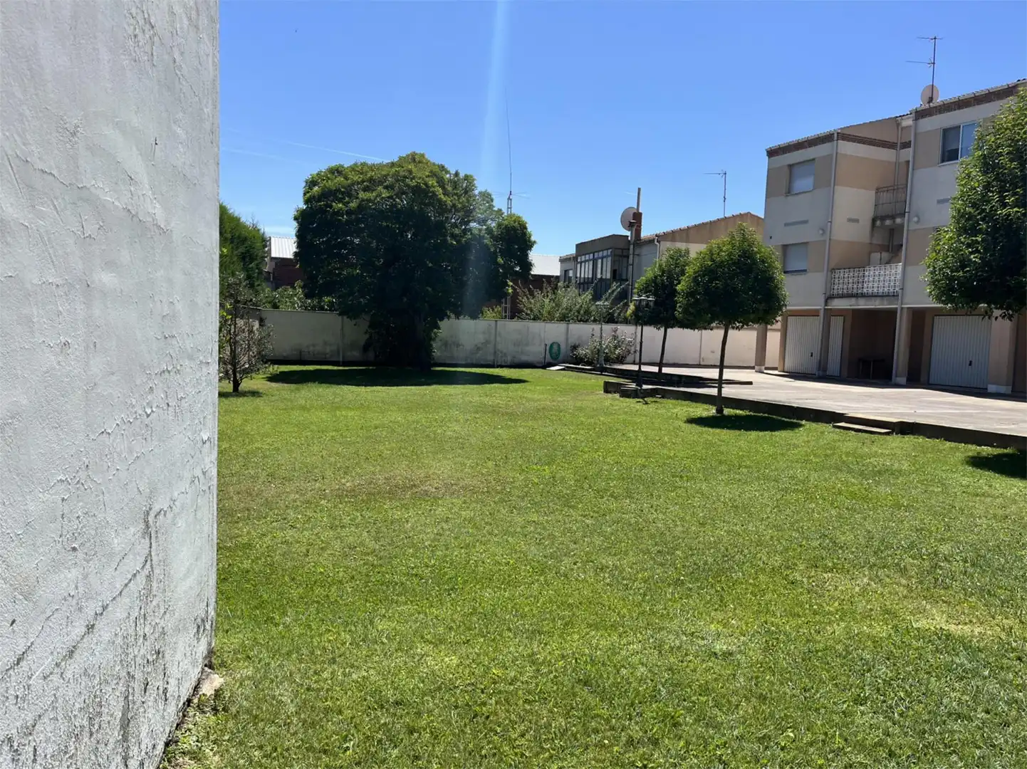 Houses for sale in Calle María de la O, 20, Santovenia de la Valdoncina Garden of Houses for sale in Santovenia de la Valdoncina with Heating, Parquet flooring and Terrace