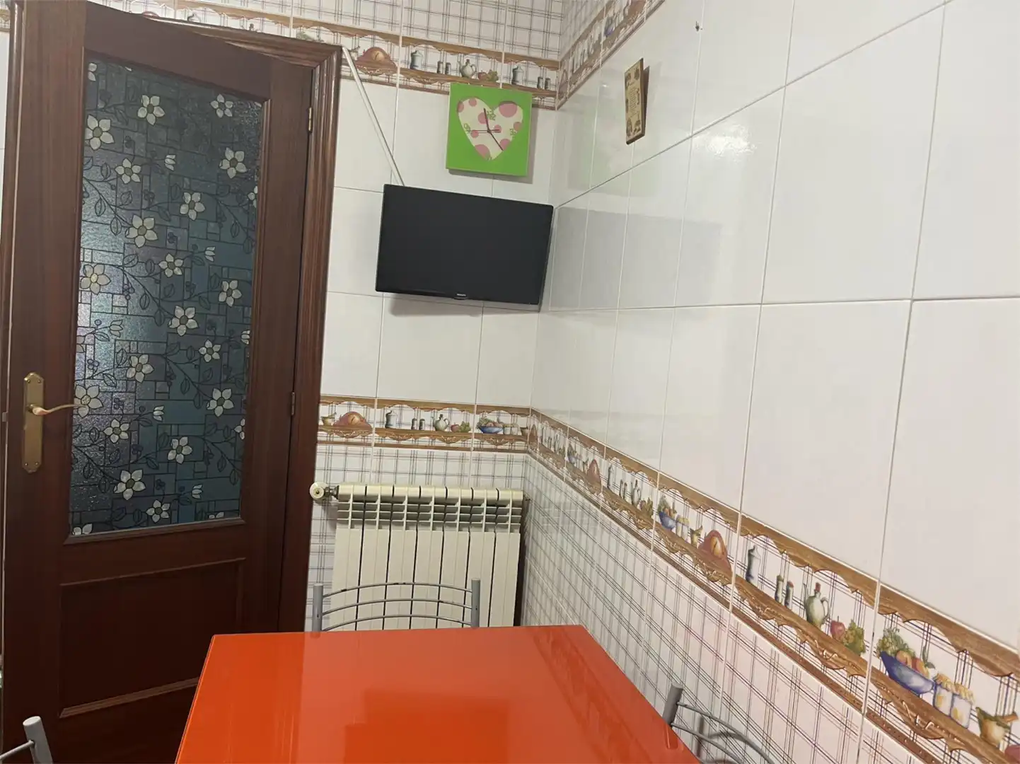Houses for sale in Calle María de la O, 20, Santovenia de la Valdoncina Kitchen of Houses for sale in Santovenia de la Valdoncina with Heating, Parquet flooring and Terrace