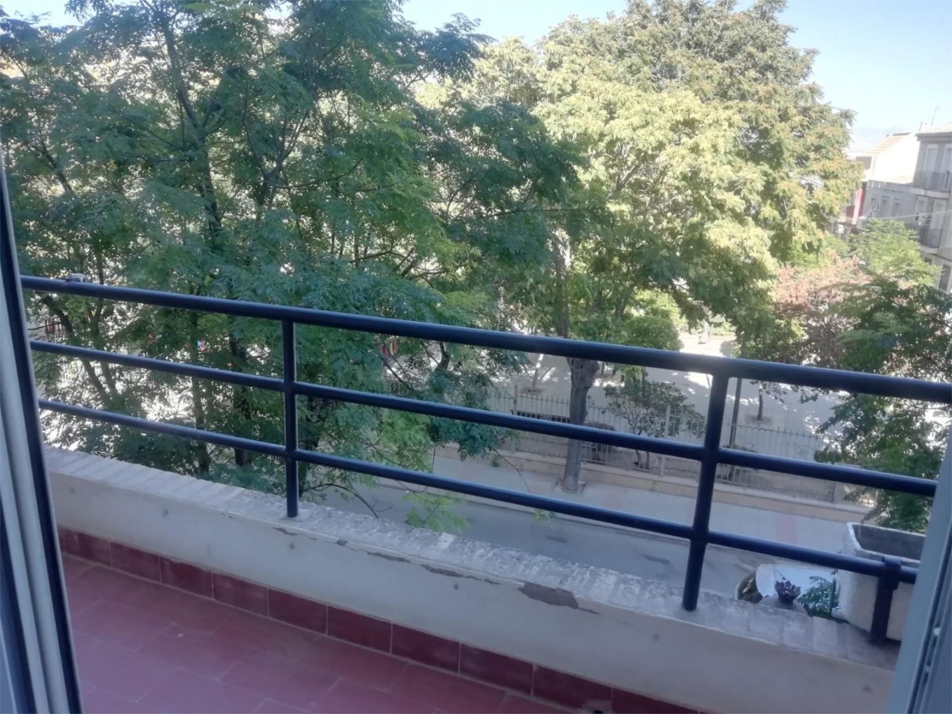 Terrassa de Pis de lloguer en Jódar amb Terrassa, Traster i Moblat