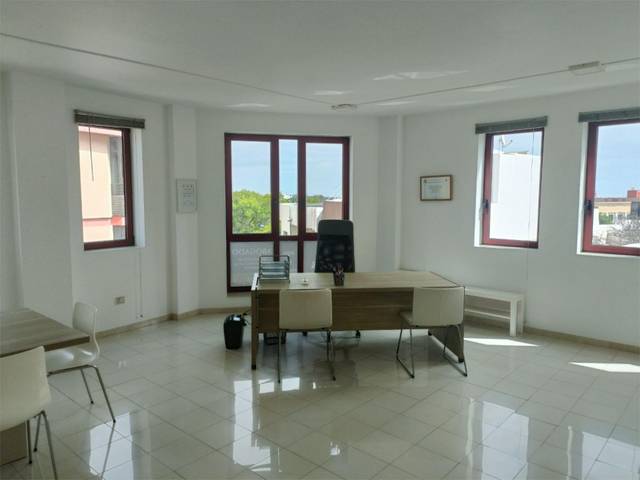 Oficina en Alquiler en Arnao, 1 en San Gregorio