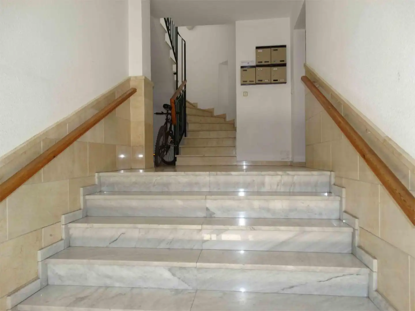 Piso para compartir en Granada con Terraza y Amueblado