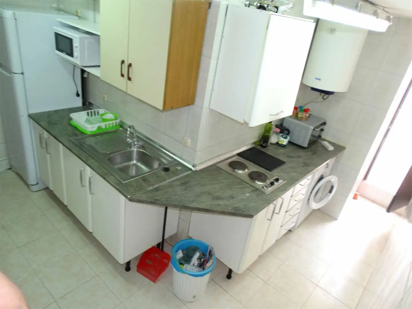 Cocina de Piso para compartir en Granada con Terraza y Amueblado