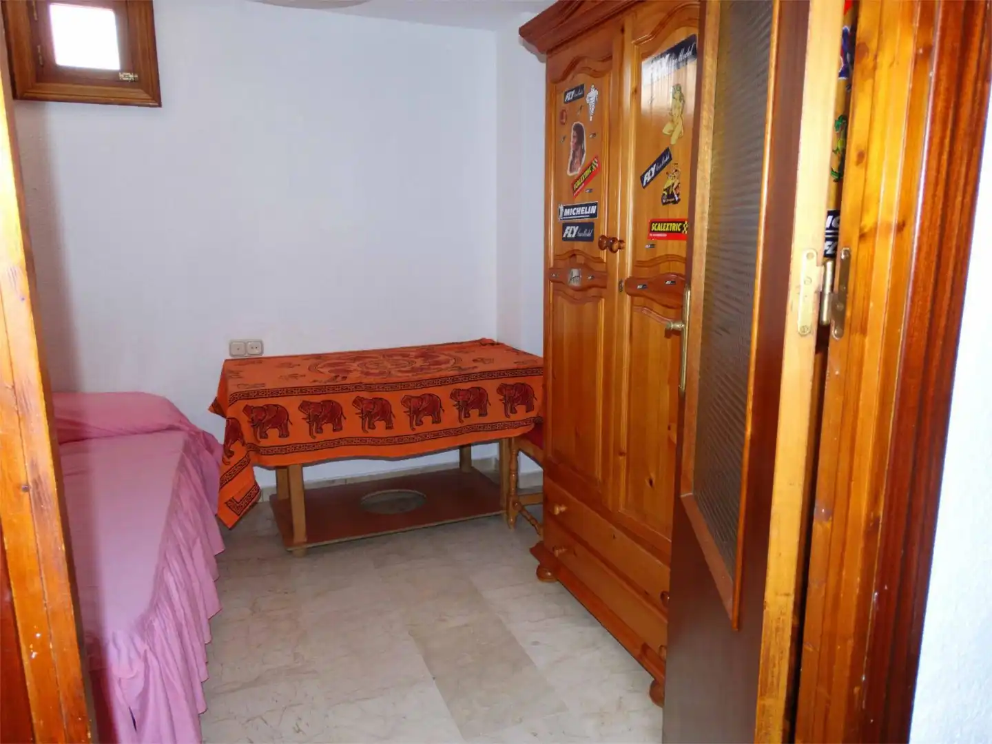 Habitación de Piso para compartir en Granada con Terraza y Amueblado