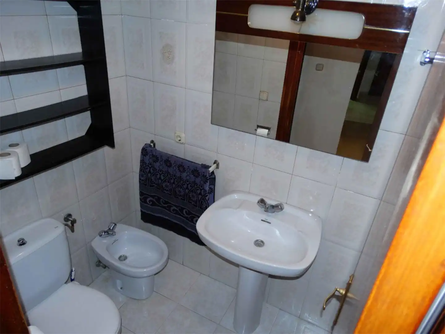 Baño de Piso para compartir en Granada con Terraza y Amueblado